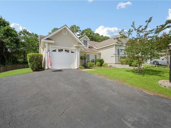 7271 Spring Lake Drive S, Mobile, AL 36695