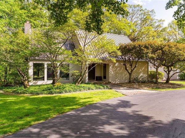 2941 Howland Wilson Road NE, Warren, OH 44484