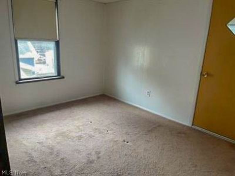 1010 Big Falls Avenue , Akron, OH 44310 Photo 12
