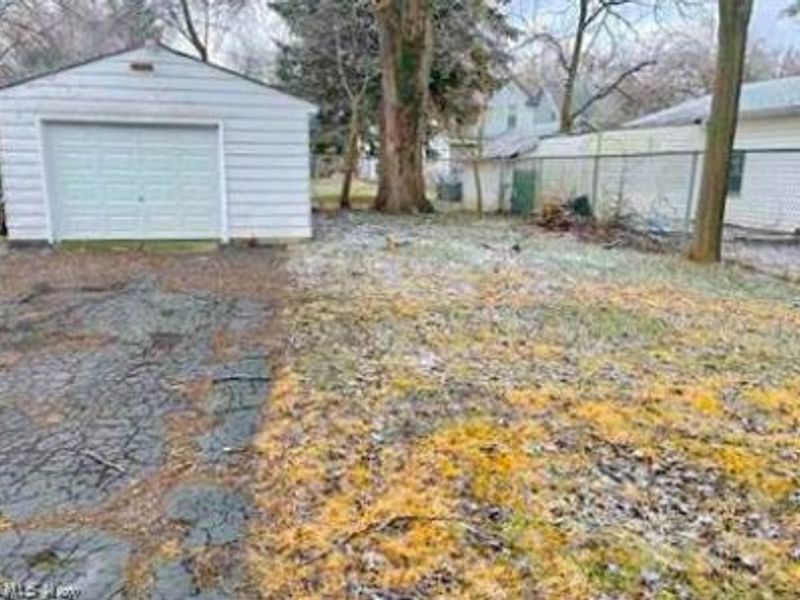 1010 Big Falls Avenue , Akron, OH 44310 Photo 3