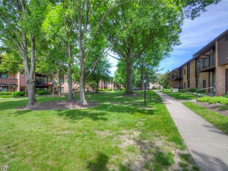 16430 Heather Lane , Unit 204, Middleburg Heights, OH 44130 Photo 27