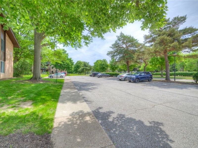 16430 Heather Lane , Unit 204, Middleburg Heights, OH 44130 Photo 29