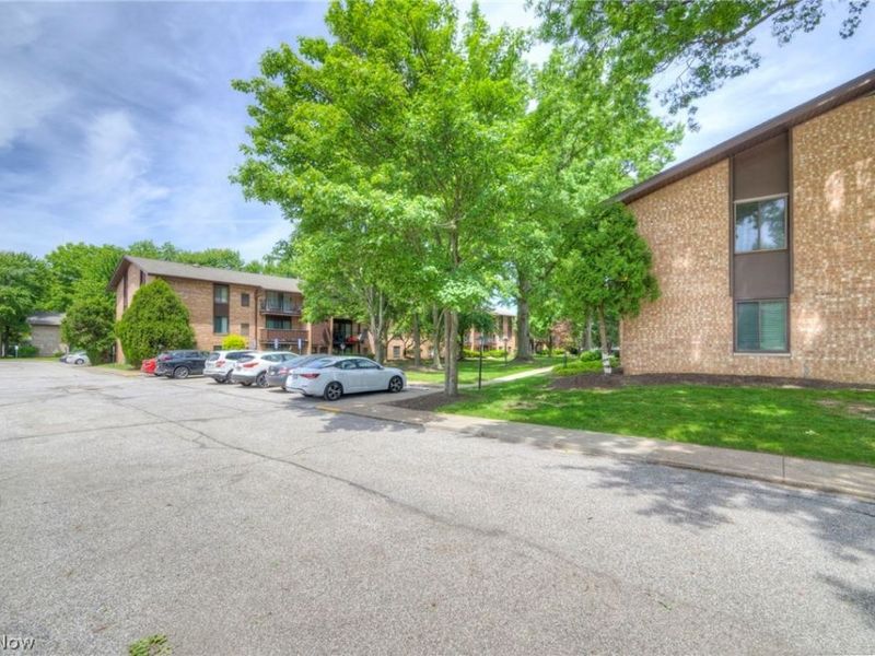 16430 Heather Lane , Unit 204, Middleburg Heights, OH 44130 Photo 30