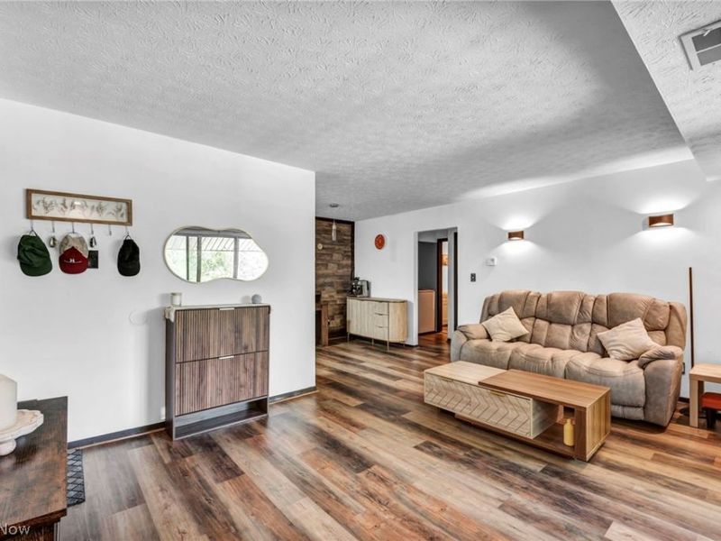 16430 Heather Lane , Unit 204, Middleburg Heights, OH 44130 Photo 9