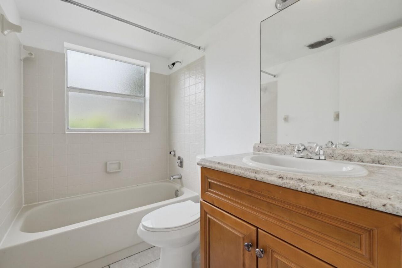 10148 Twin Lakes Drive, Unit 12-c, Coral Springs, FL 33071 Photo