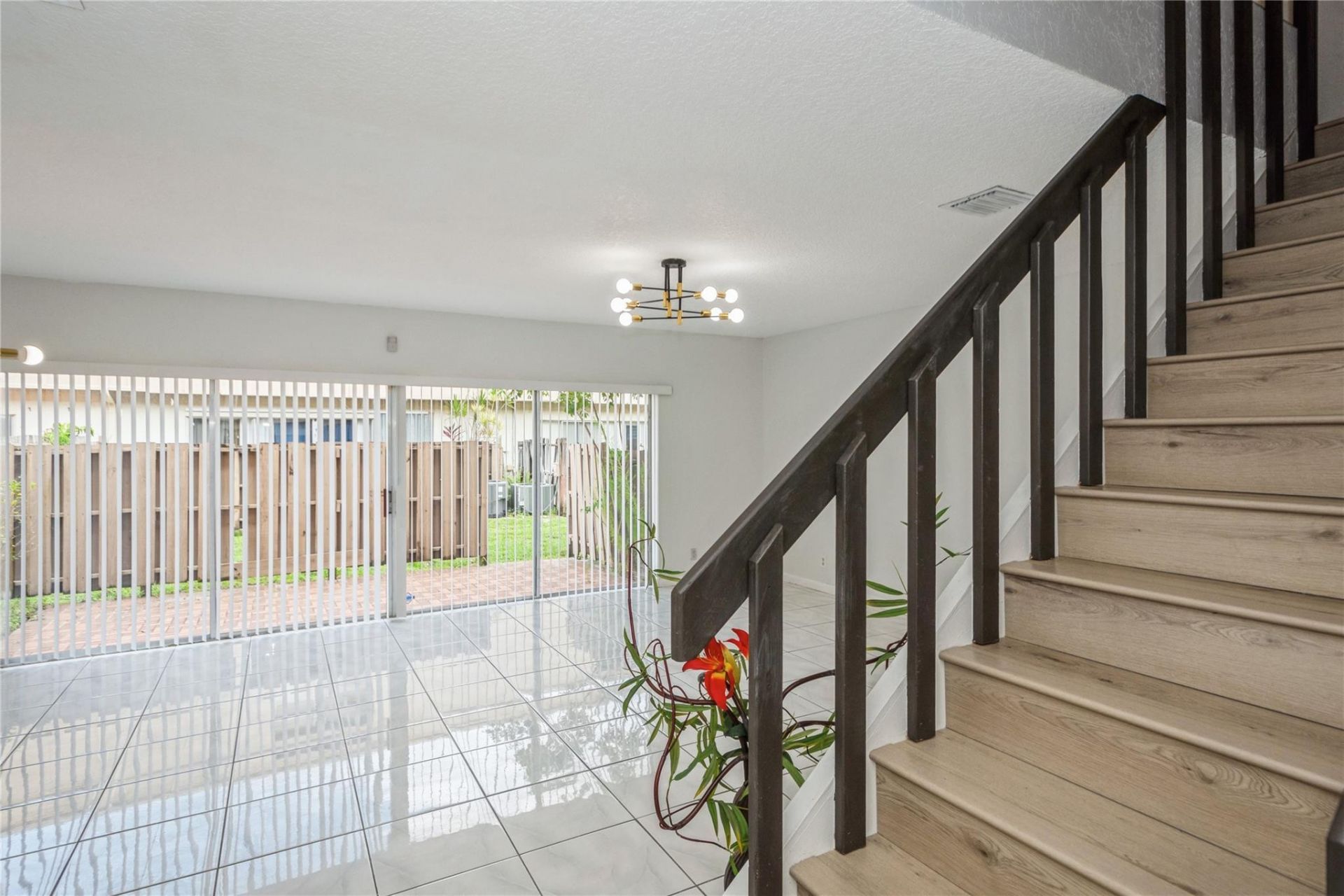 8208 NW 8th Place Nw, Plantation, FL 33324 Photo