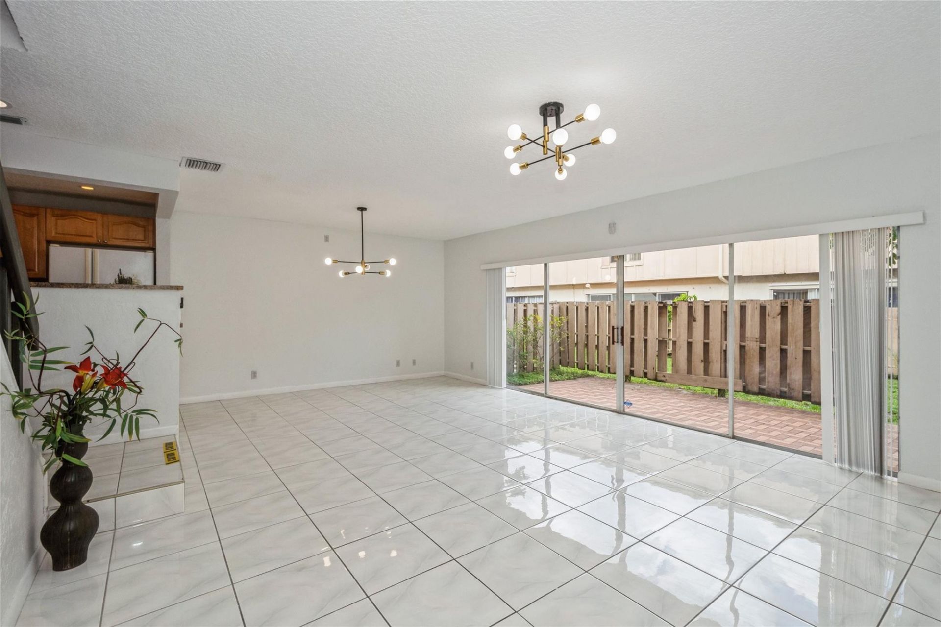 8208 NW 8th Place Nw, Plantation, FL 33324 Photo