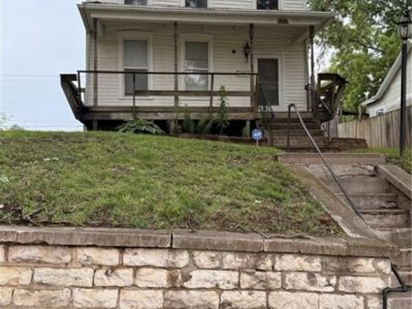 1917 Jones Street, St Joseph, MO 64501