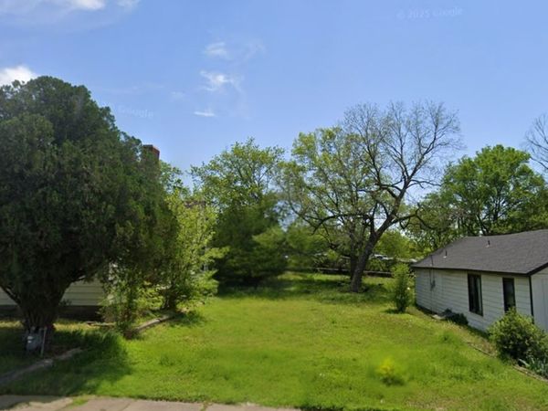 222 W Hobson Avenue , Sapulpa, OK 74066