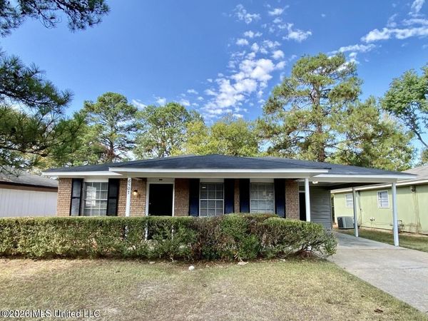 6507 Lake Forest Drive, Jackson, MS 39213