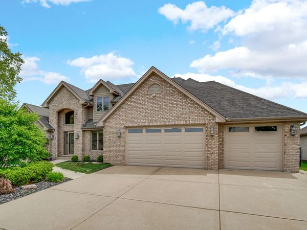 17123 Pointe Drive, Orland Park, IL 60467