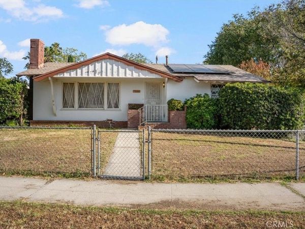 22154 Burton, Canoga Park, CA 91304