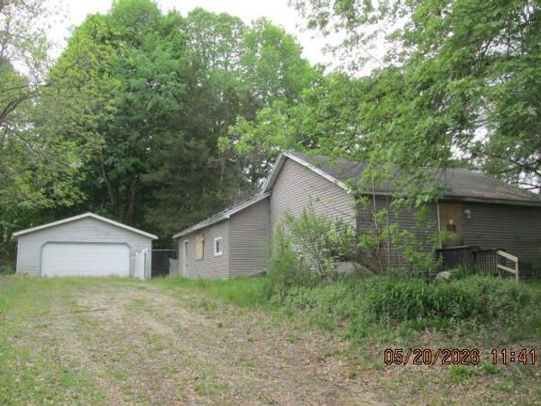 128 W Colfax Street, Hastings, MI 49058