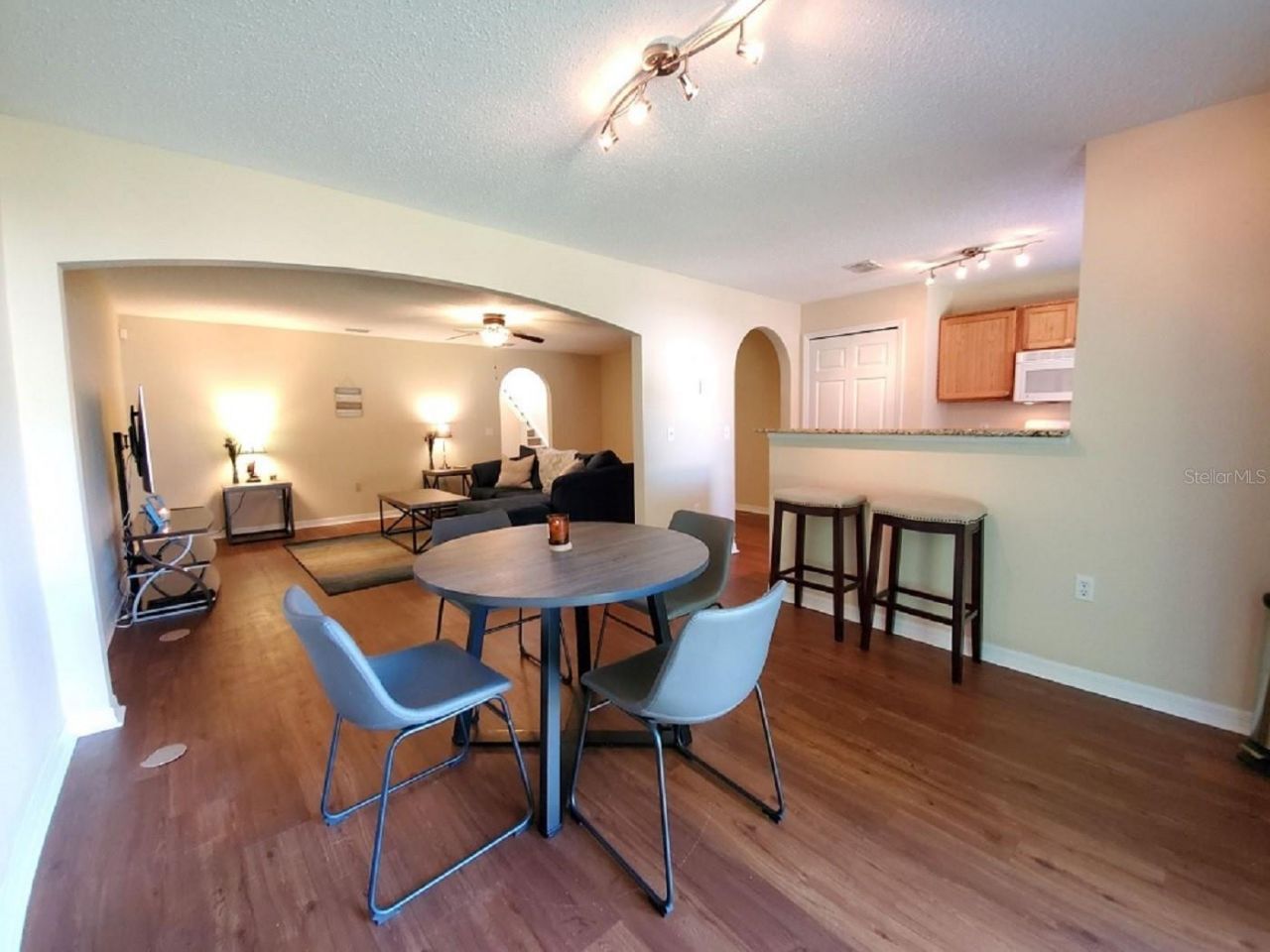 9870 Ashburn Lake Drive , Tampa, FL 33610 Photo
