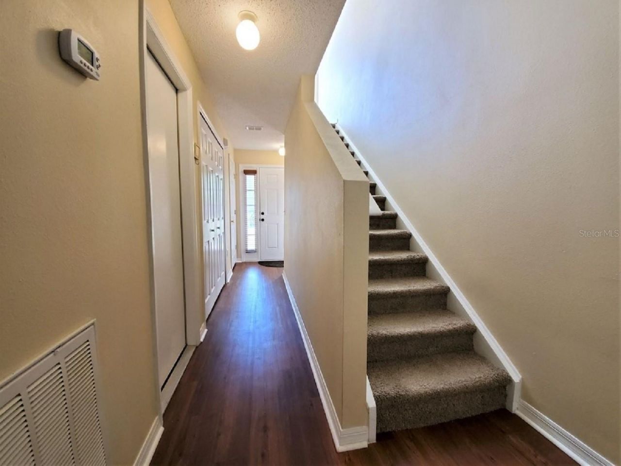 9870 Ashburn Lake Drive , Tampa, FL 33610 Photo