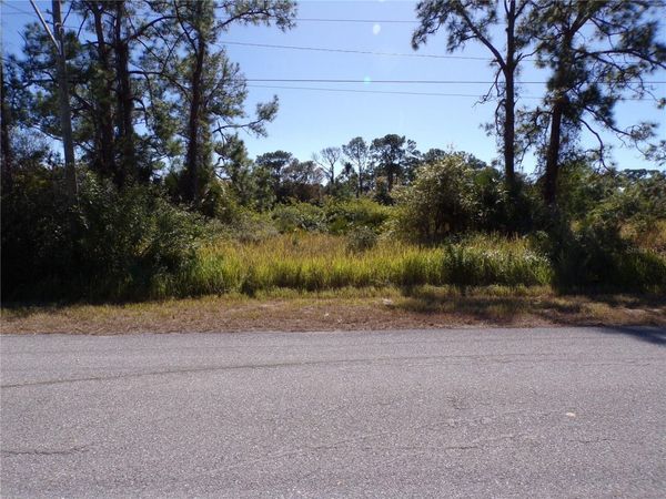 763 LONGBOW LANE , LEHIGH ACRES, FL 33972