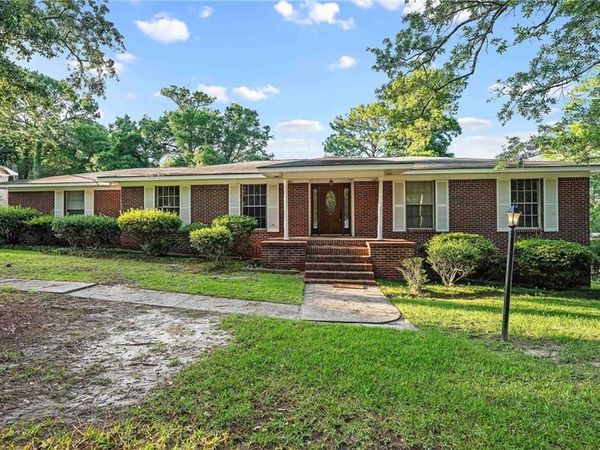 135 Pineridge Road, Daphne, AL 36526