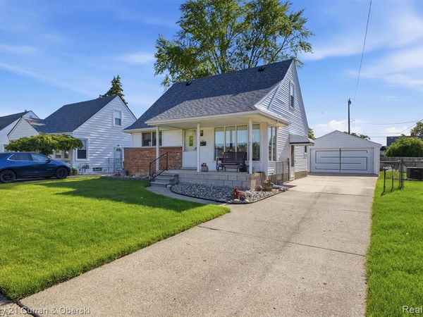 7042 Gilman Street , Garden City, MI 48135
