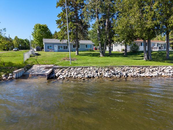 3002 Parrotts Road, Indian River, MI 49749