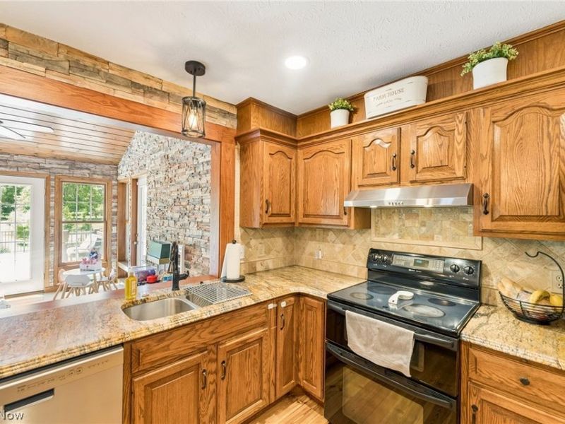 4022 Sunset Drive , Medina, OH 44256 Photo 8