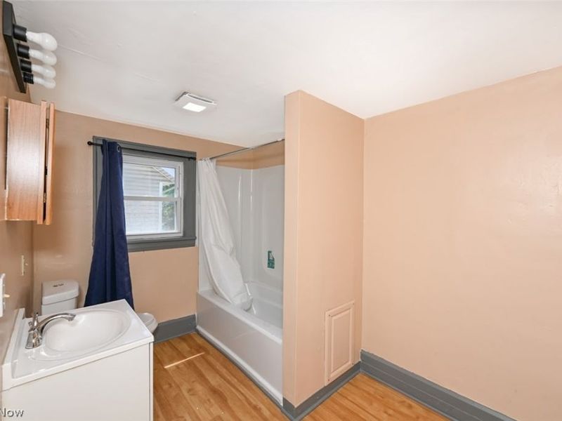 980 Neptune Avenue , Akron, OH 44301 Photo 27