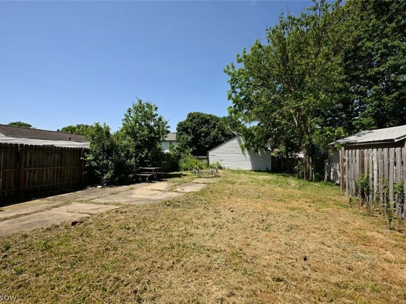 980 Neptune Avenue , Akron, OH 44301 Photo 4