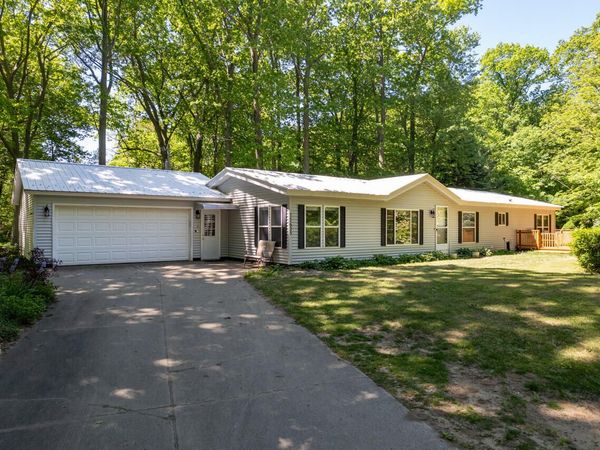 77625 Michigan Avenue, South Haven, MI 49090