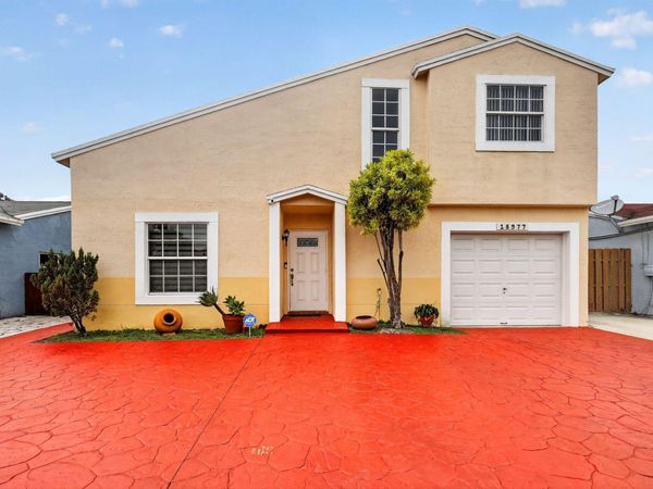 18977 NW 63rd Ct Circle, Miami Gardens, FL 33015