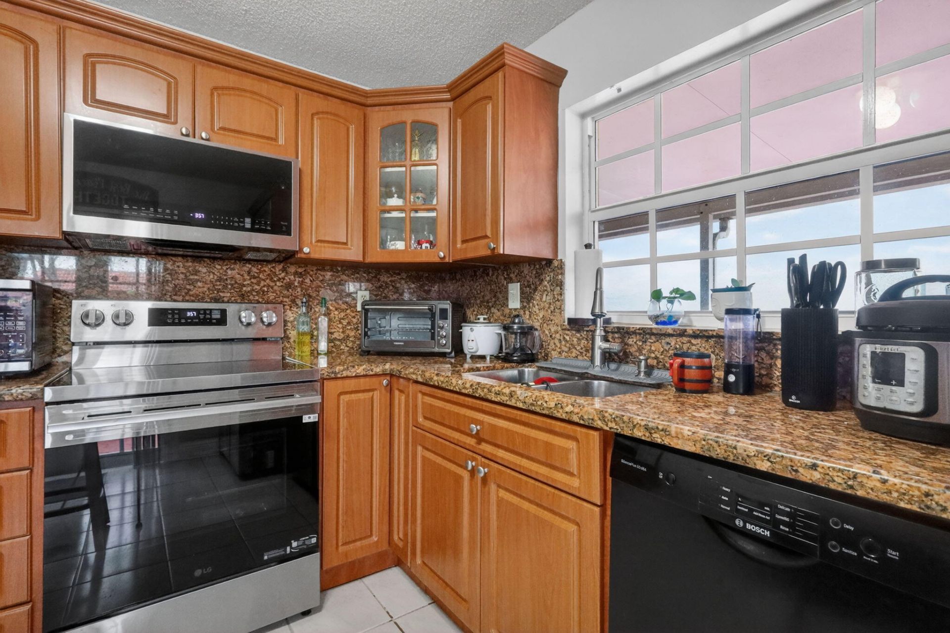 18977 NW 63rd Ct Circle, Miami Gardens, FL 33015 Photo