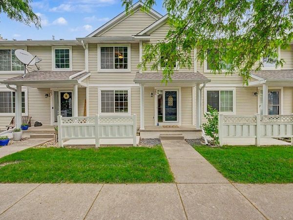 9405 Greenspire Drive, Unit 22, West Des Moines, IA 50266