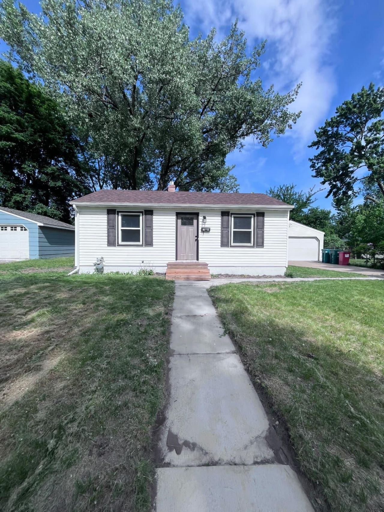 8325 3rd Avenue S, Bloomington, MN 55420