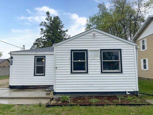 238 Meeker Avenue W, Eden Valley, MN 55329