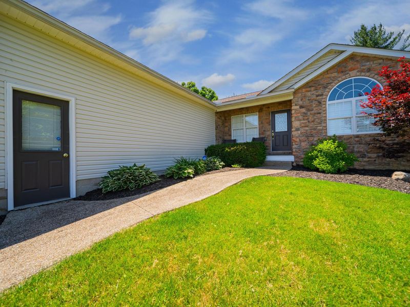 392 N Northridge Heights Drive, Howard, OH 43028 Photo 5