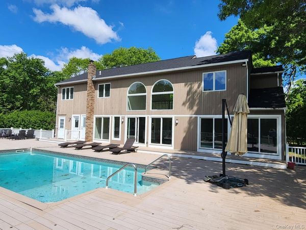 133 Old Country Road , East Quogue, NY 11942