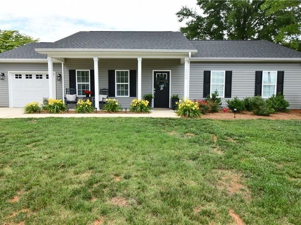 5785 Marty Lane , Clemmons, NC 27012
