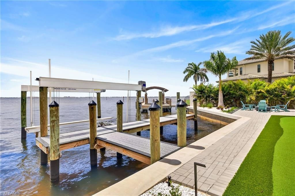6924 Old Whiskey Creek Dr , Fort Myers, FL 33919 Photo