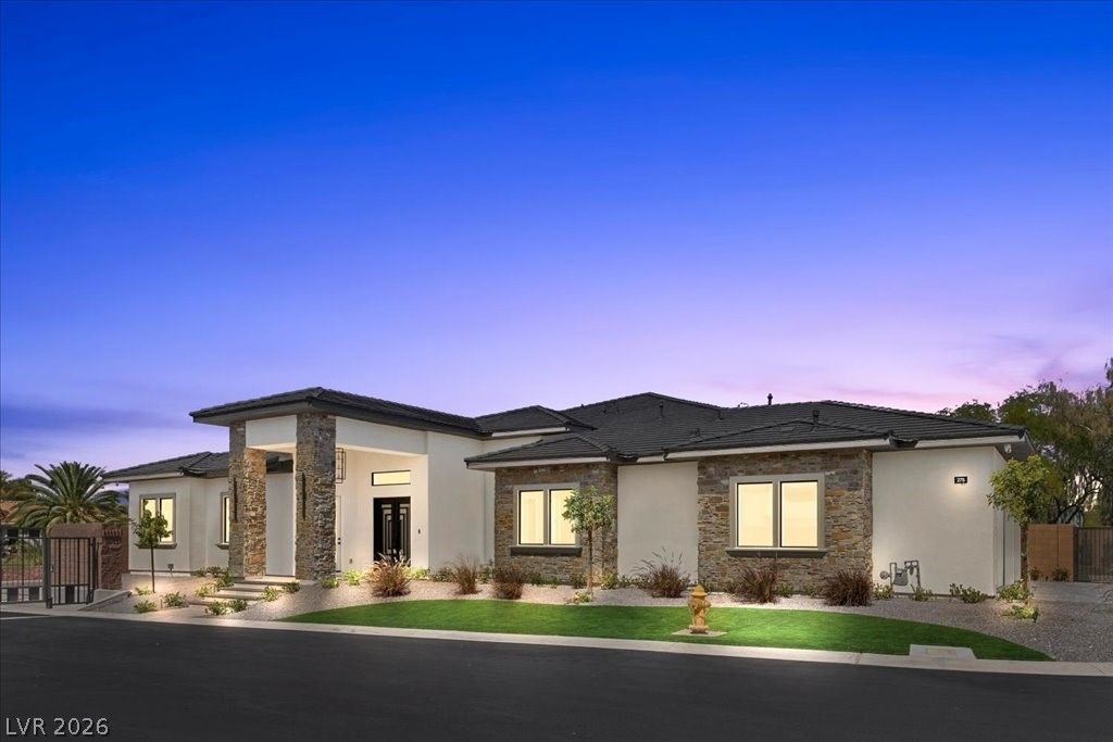275 Doobie , Las Vegas, NV 89183