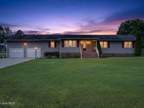 715 Oakdale Avenue, New Bern, NC 28562