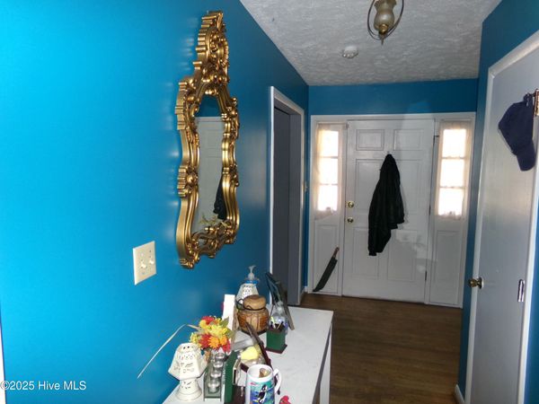 301 Mcgirts Bridge Road, Laurinburg, NC 28352