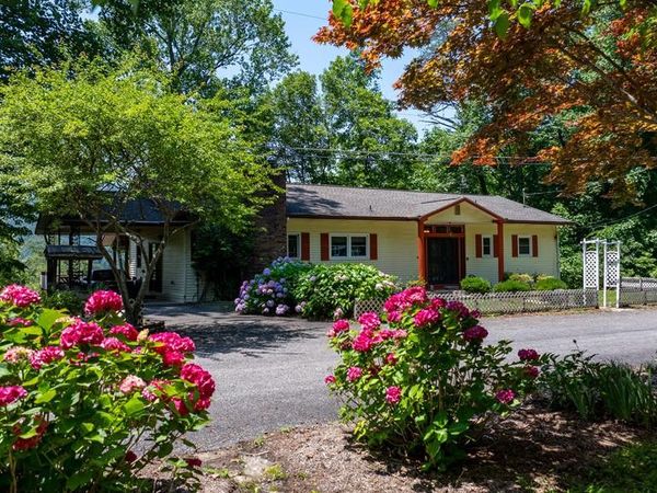 14 Chalet Village , Robbinsville, NC 28771
