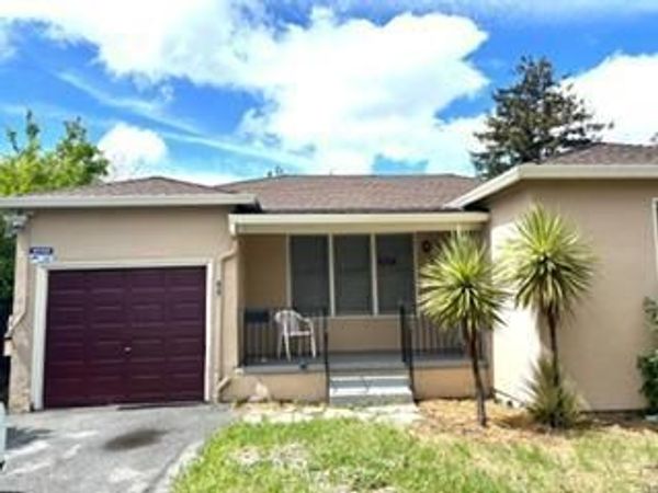 827 Chestnut Street, Redwood City, CA 94063