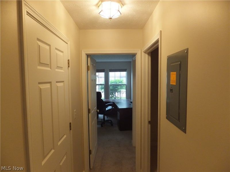23004 Chandlers Lane , Olmsted Falls, OH 44138 Photo 10
