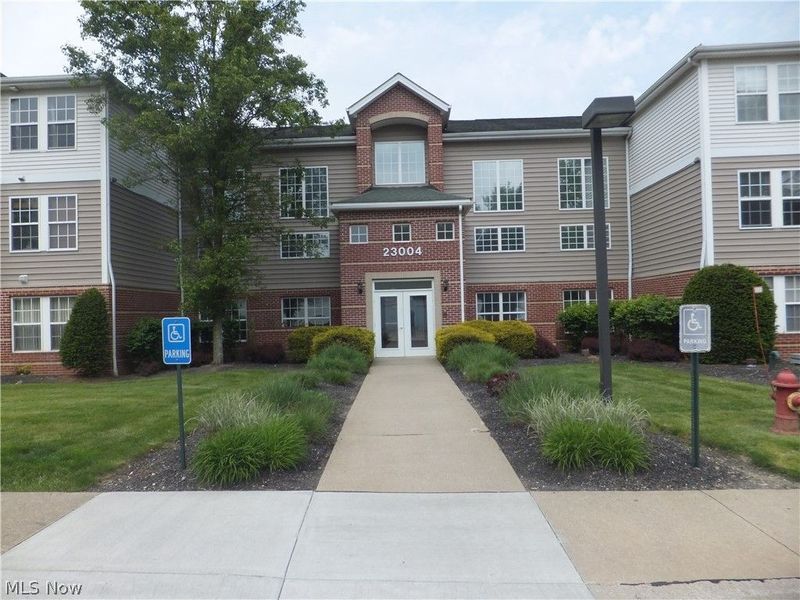 23004 Chandlers Lane , Olmsted Falls, OH 44138 Photo 16