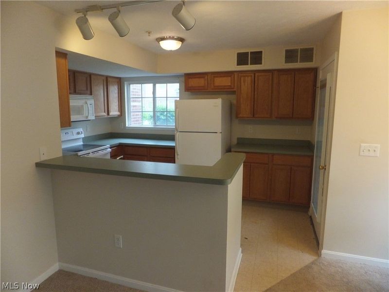 23004 Chandlers Lane , Olmsted Falls, OH 44138 Photo 5