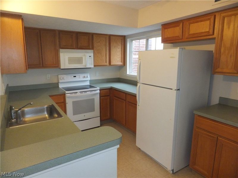 23004 Chandlers Lane , Olmsted Falls, OH 44138 Photo 6