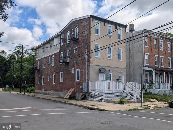 560 EDGEWOOD AVENUE, TRENTON, NJ 08618