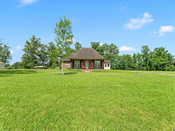 17053 Hardy Ln, Prairieville, LA 70769