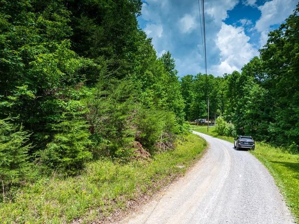 4121 Chapel Hill Rd, Crawford, TN 38554
