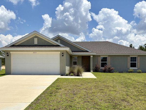 2211 Chase Street , Chipley, FL 32428