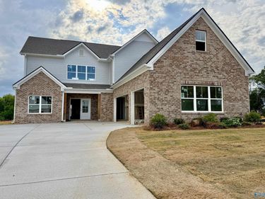 100 Donnington Way, Meridianville, AL 35759